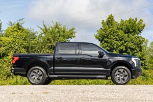 Ford F-150 Lightning Suspension Lift Kit - Front - Rough Country - 3/4 Inch Front Leveling Kit - '22-'25